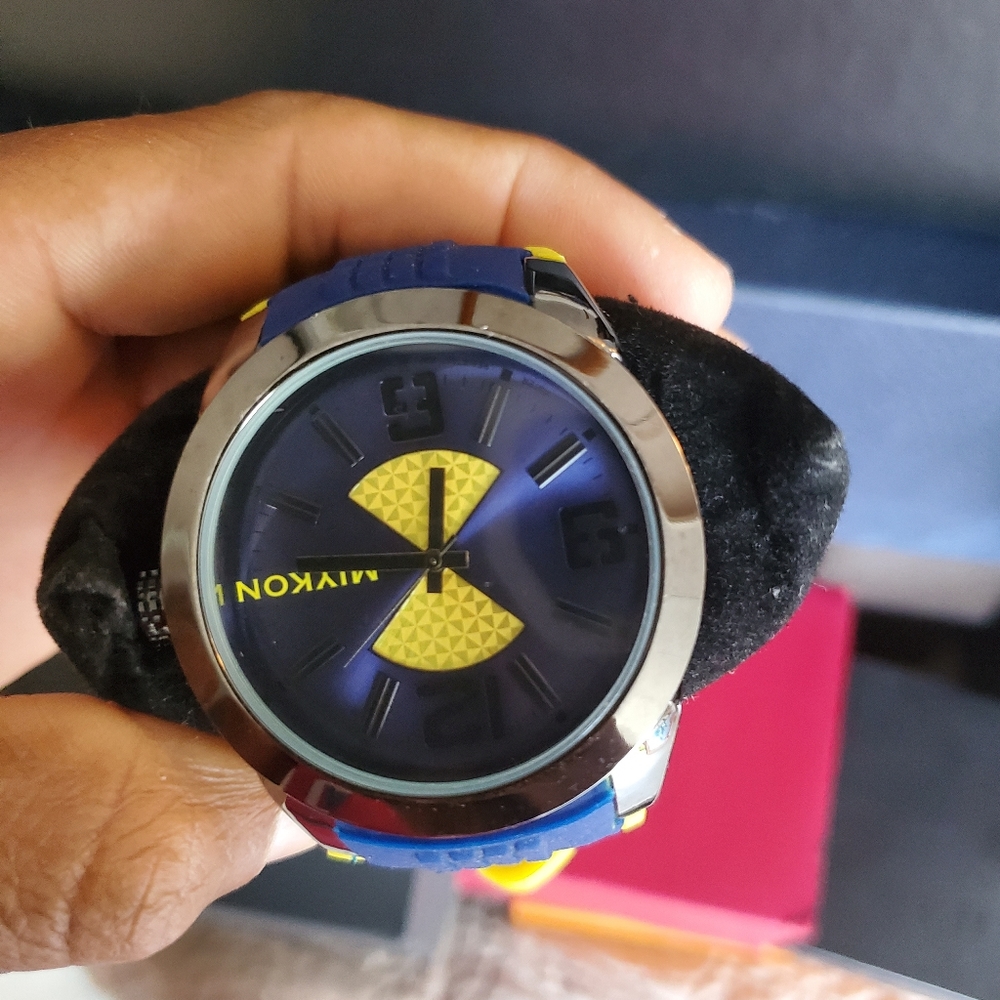 Miykon Mens watch